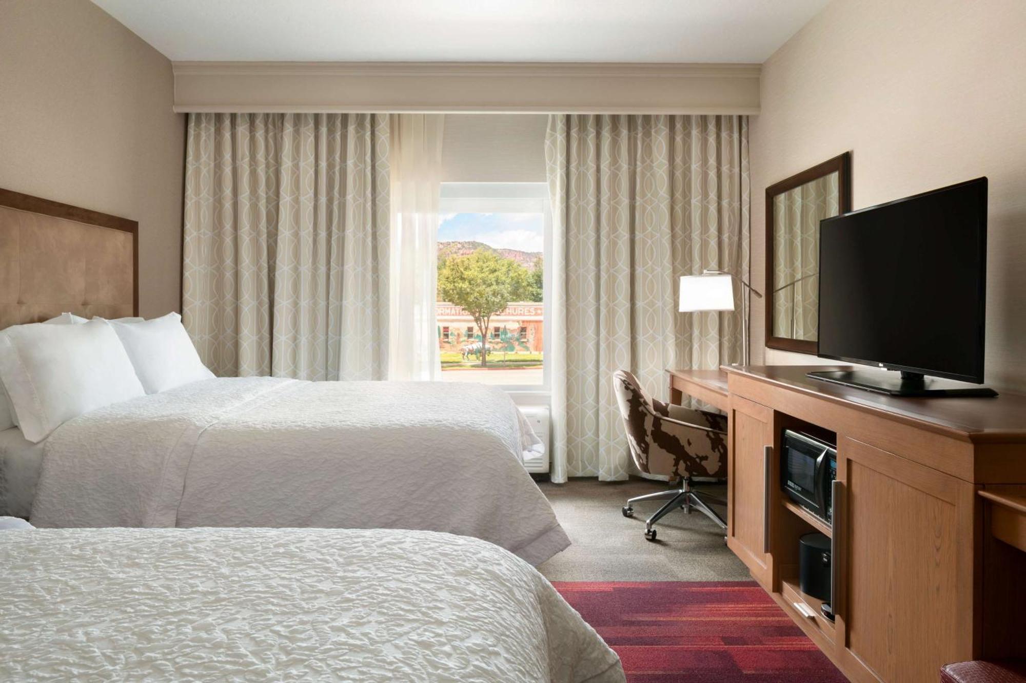 Hampton Inn Канаб Экстерьер фото